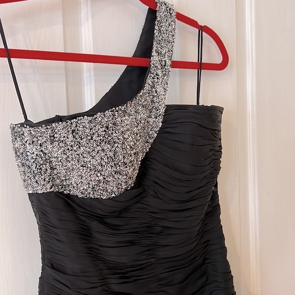 Basix Sequin Cocktail Dress- size 2 - Picture 3 of 7